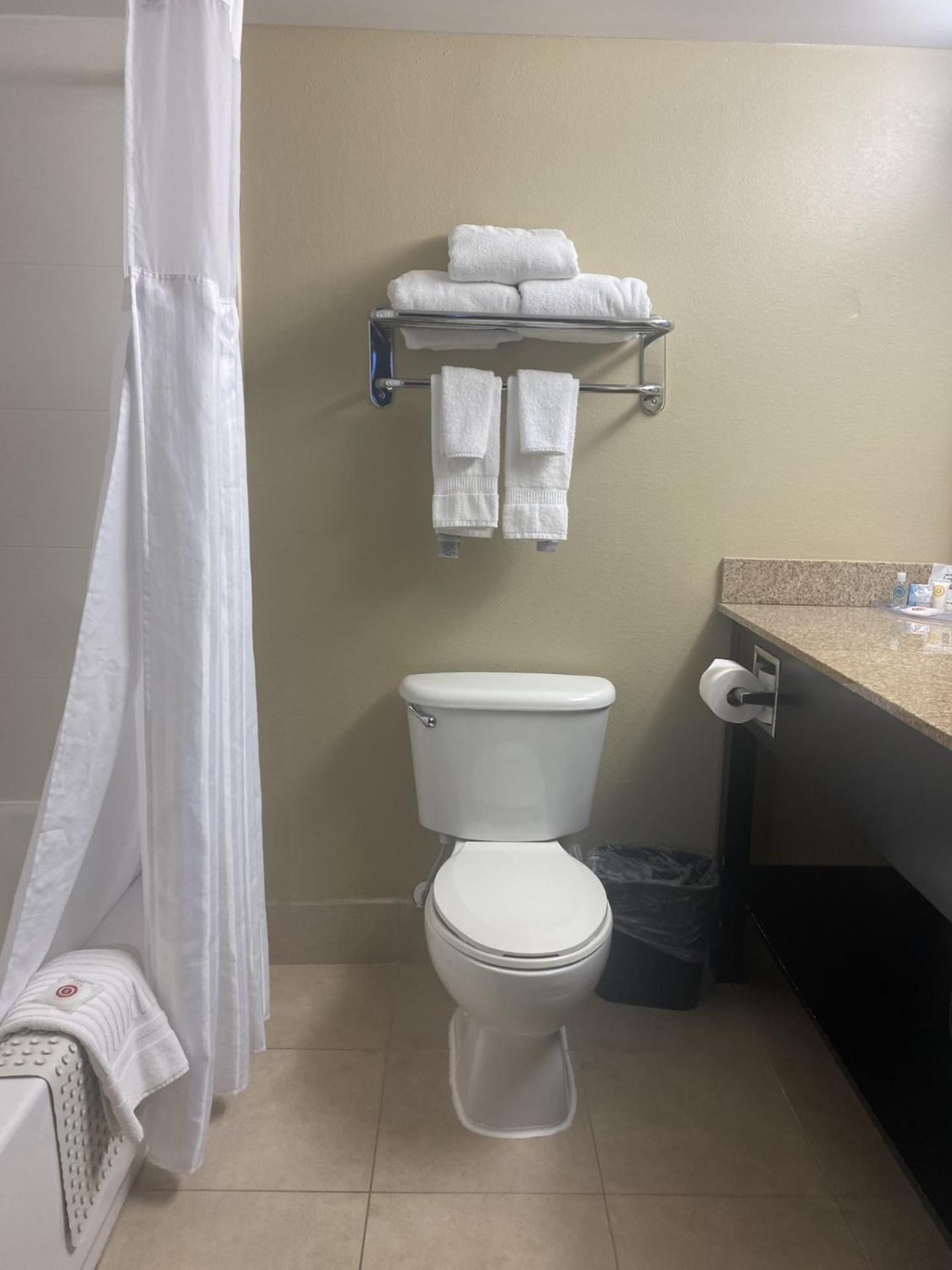 Comfort Suites Concord Mills Bagian luar foto