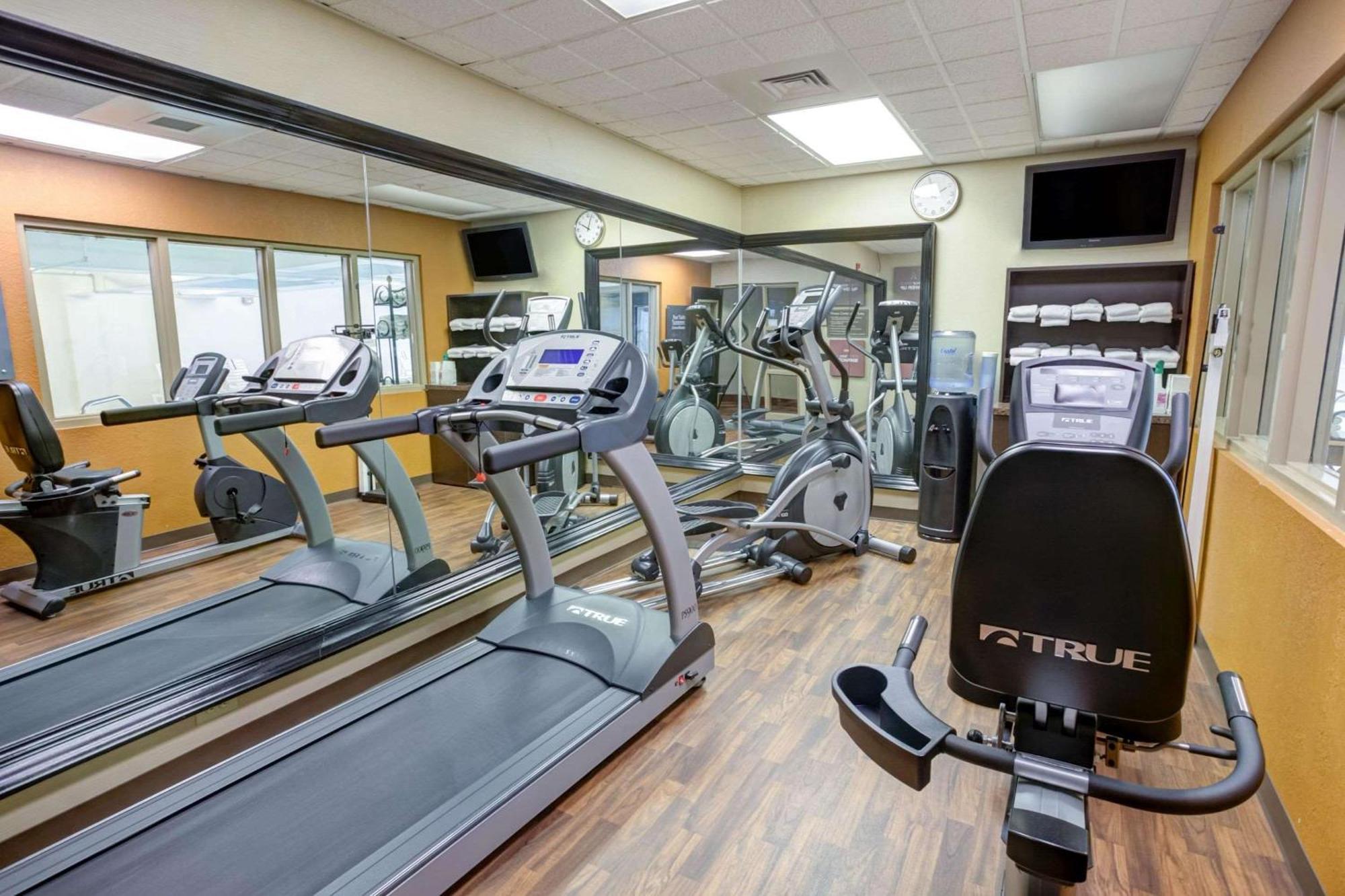 Comfort Suites Concord Mills Bagian luar foto