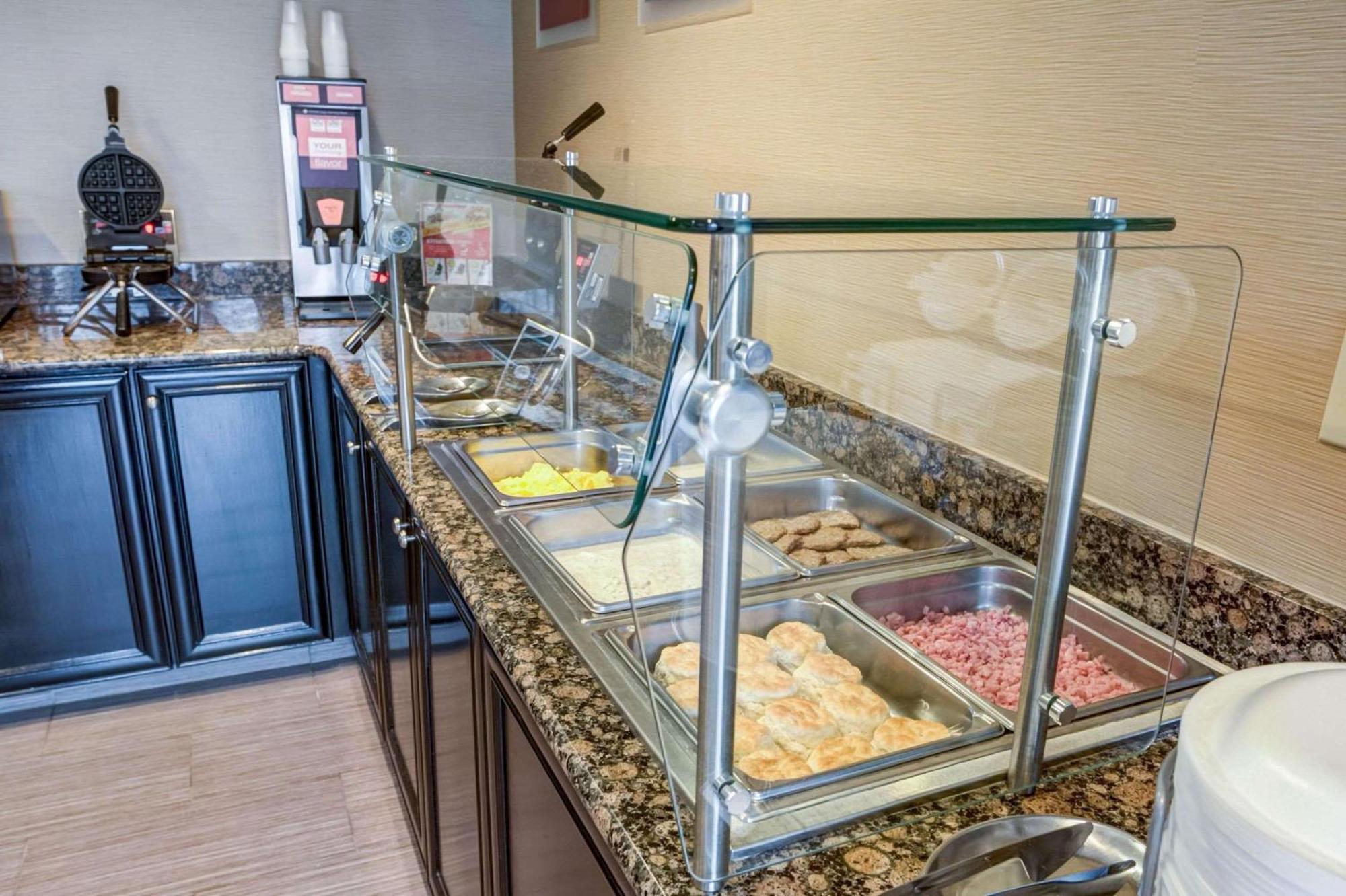 Comfort Suites Concord Mills Bagian luar foto