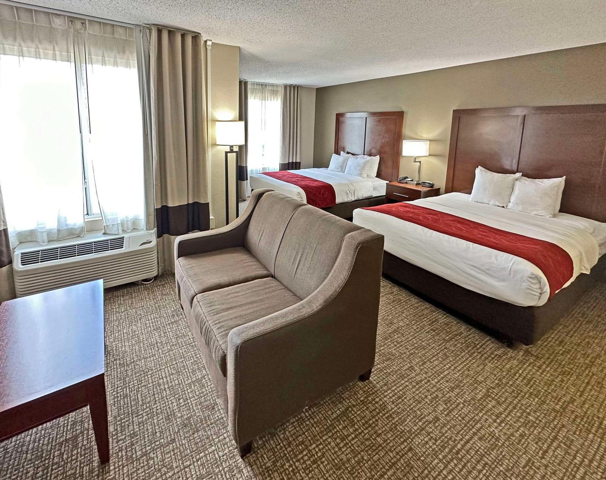 Comfort Suites Concord Mills Bagian luar foto