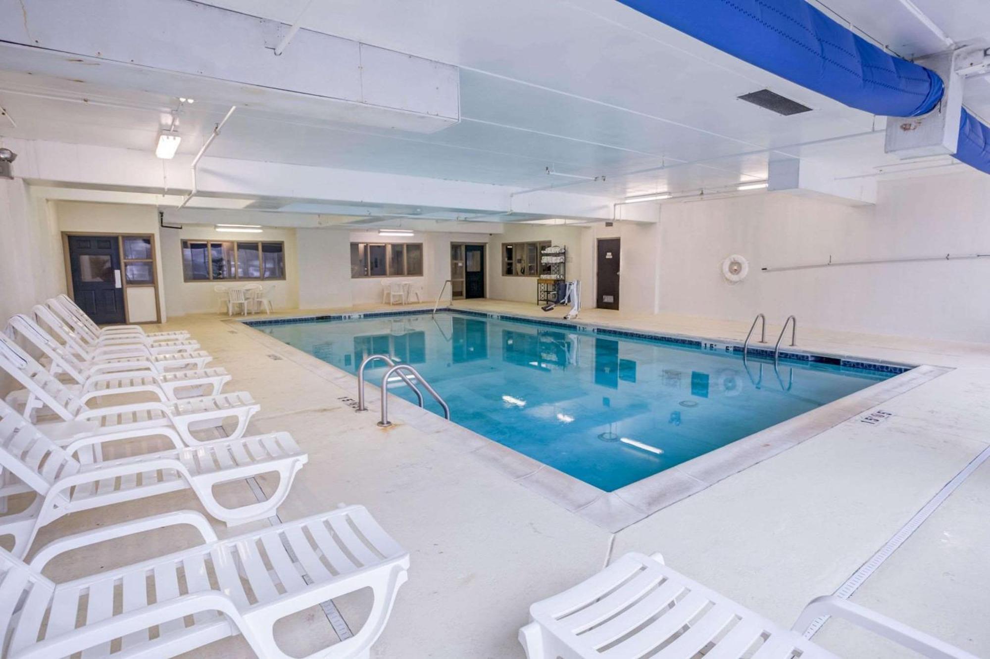Comfort Suites Concord Mills Bagian luar foto