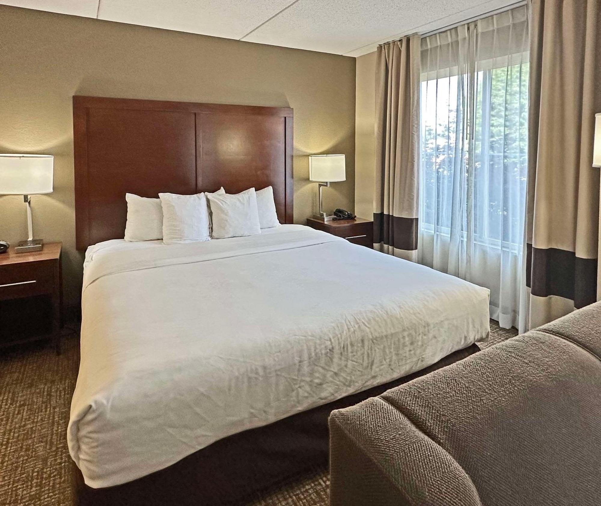 Comfort Suites Concord Mills Bagian luar foto