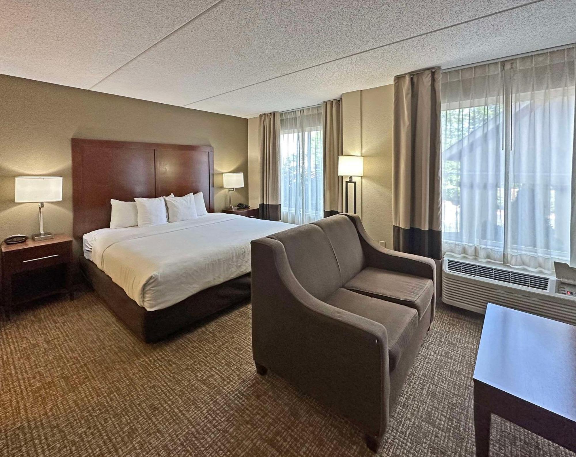 Comfort Suites Concord Mills Bagian luar foto