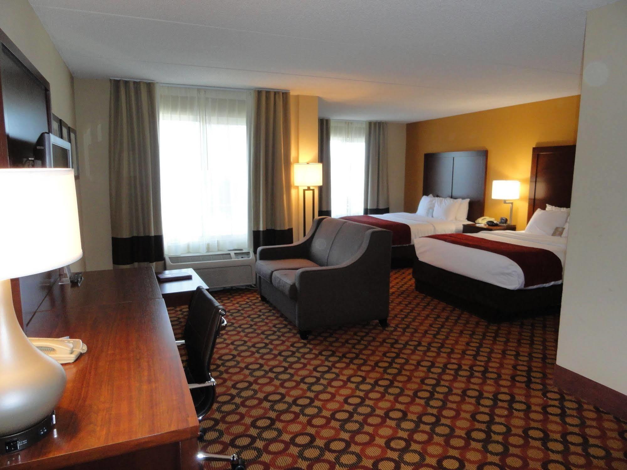 Comfort Suites Concord Mills Bagian luar foto